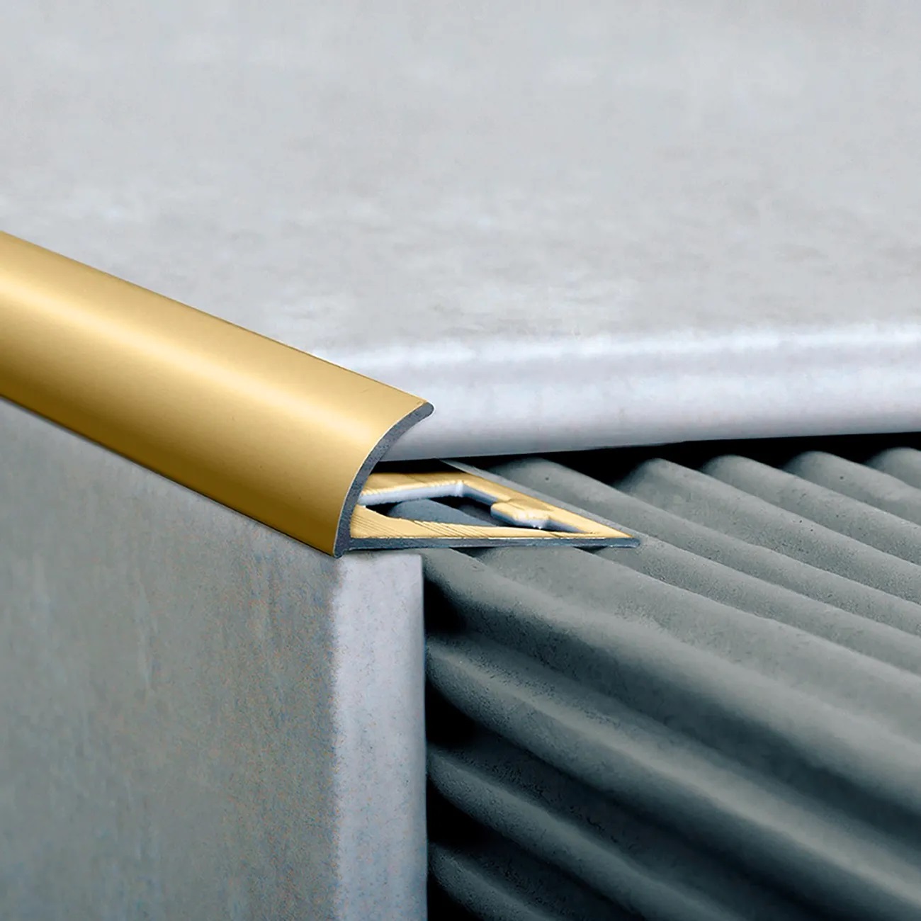ATRIM GUARDACANTO 1382 ALUM. ARCO ORO MATE 10MM X 2,5 MT - Imagen 2