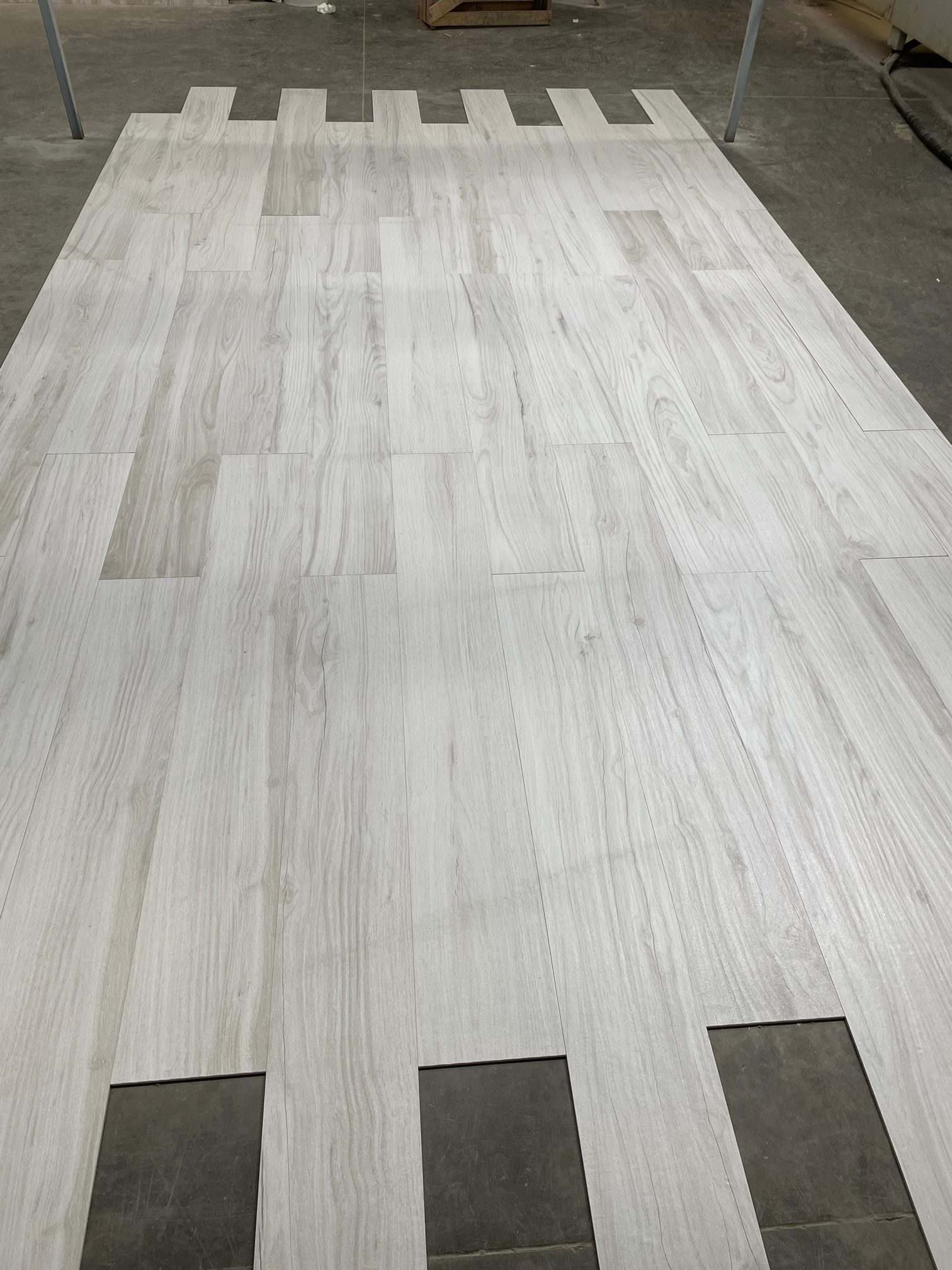 PORCELANATO SPL 22X160 CHALTEN BIANCO SAT.CJ.3,16 M2 - Image 2